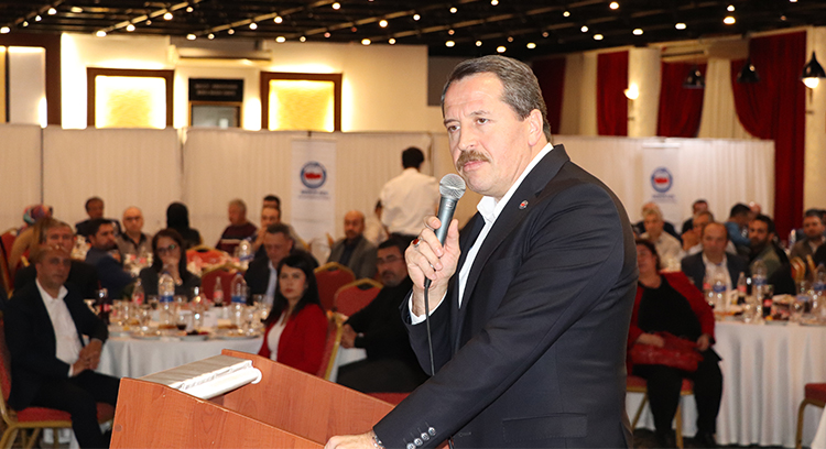 Memur-Sen İzmir İl Temsilciliği Genişletilmiş İl Divan Toplantısı Memur-Sen ve Eğitim-Bir-Sen Genel Başkanımız Ali Yalçın’ın katılımıyla gerçekleştirildi